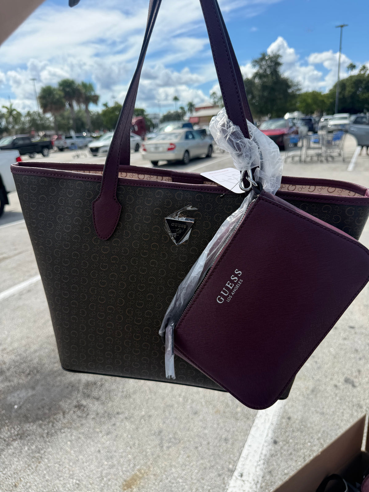 Cartera Guess + Nolita