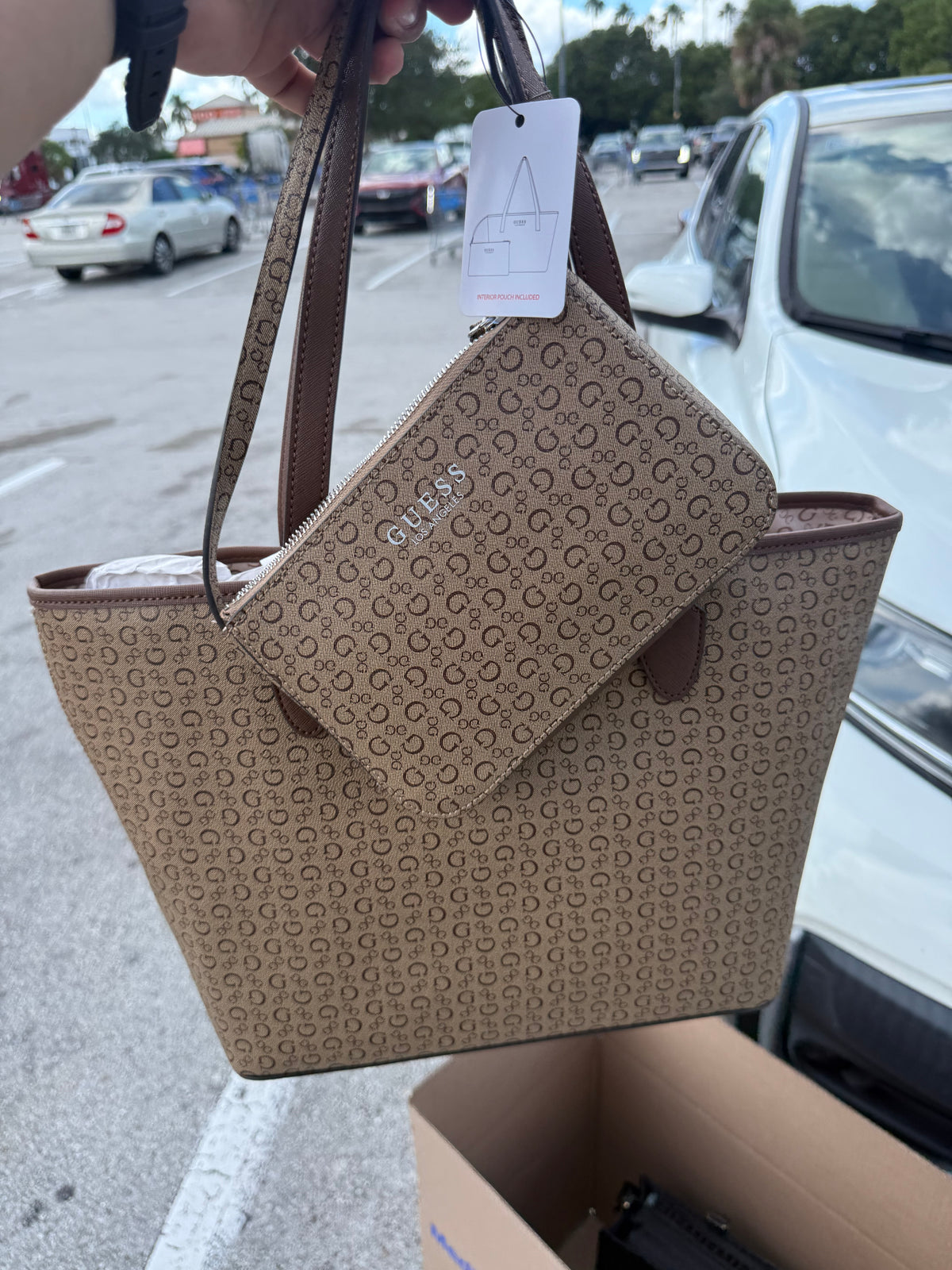 Cartera Guess + Nolita